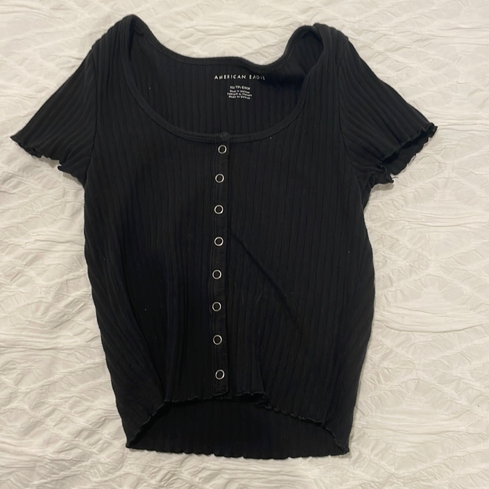Black tee